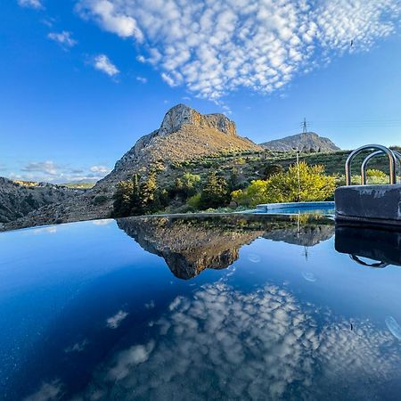Heated Private Ozone Salt Pool, Jacuzzi, Cinema Inside & Outside, Ping Pong, Billiard, Ps5, Playground, Giant Chess, Giant Monopoly, Table Football, 3X Surround Sound - Villa Rokka Luxe Kíssamos Zewnętrze zdjęcie