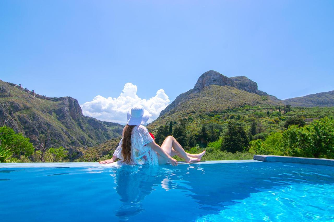 Heated Private Ozone Salt Pool, Jacuzzi, Cinema Inside & Outside, Ping Pong, Billiard, Ps5, Playground, Giant Chess, Giant Monopoly, Table Football, 3X Surround Sound - Villa Rokka Luxe Kíssamos Zewnętrze zdjęcie