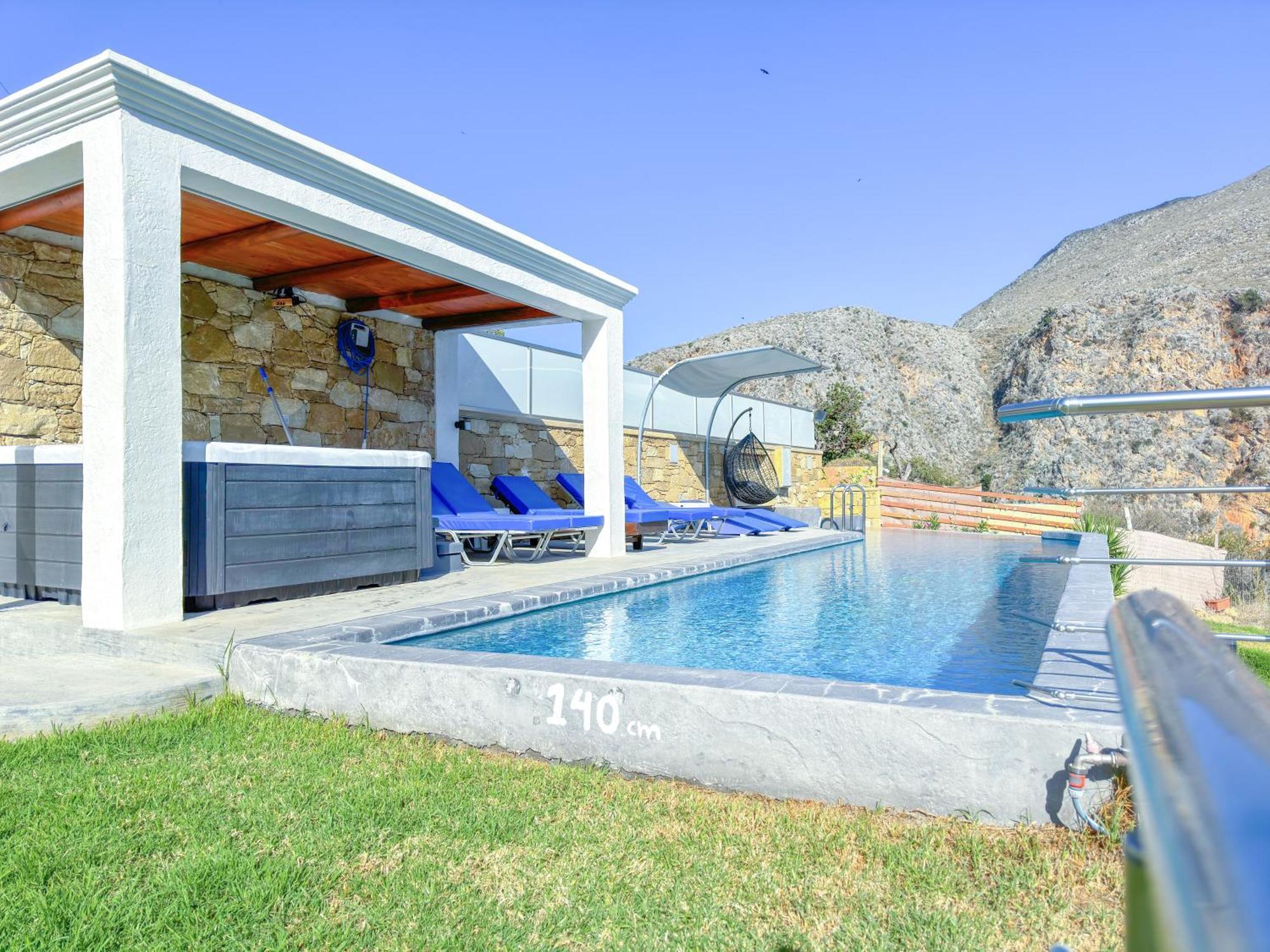 Heated Private Ozone Salt Pool, Jacuzzi, Cinema Inside & Outside, Ping Pong, Billiard, Ps5, Playground, Giant Chess, Giant Monopoly, Table Football, 3X Surround Sound - Villa Rokka Luxe Kíssamos Zewnętrze zdjęcie