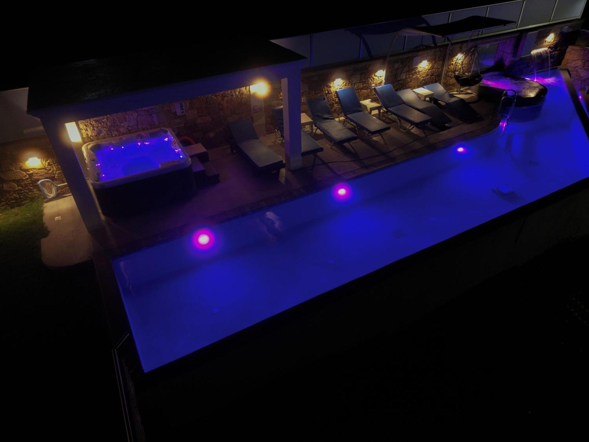 Heated Private Ozone Salt Pool, Jacuzzi, Cinema Inside & Outside, Ping Pong, Billiard, Ps5, Playground, Giant Chess, Giant Monopoly, Table Football, 3X Surround Sound - Villa Rokka Luxe Kíssamos Zewnętrze zdjęcie