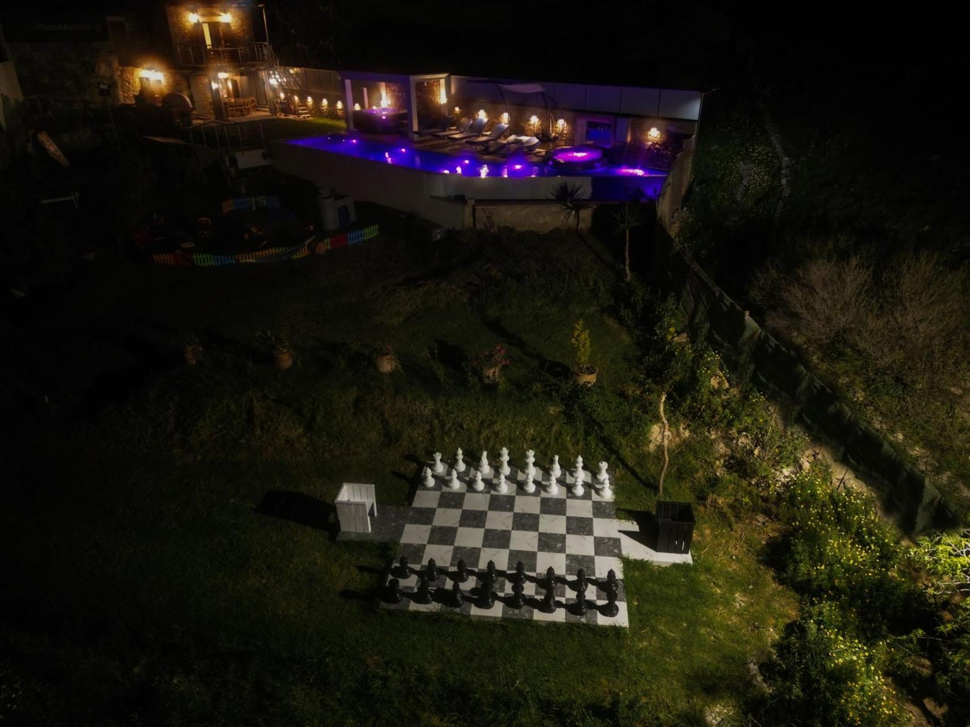 Heated Private Ozone Salt Pool, Jacuzzi, Cinema Inside & Outside, Ping Pong, Billiard, Ps5, Playground, Giant Chess, Giant Monopoly, Table Football, 3X Surround Sound - Villa Rokka Luxe Kíssamos Zewnętrze zdjęcie