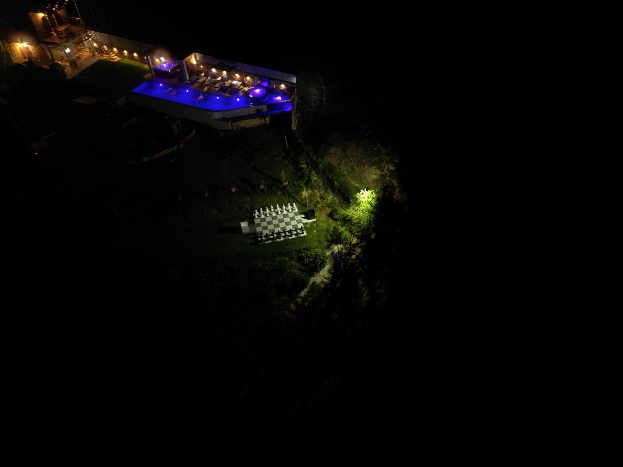 Heated Private Ozone Salt Pool, Jacuzzi, Cinema Inside & Outside, Ping Pong, Billiard, Ps5, Playground, Giant Chess, Giant Monopoly, Table Football, 3X Surround Sound - Villa Rokka Luxe Kíssamos Zewnętrze zdjęcie