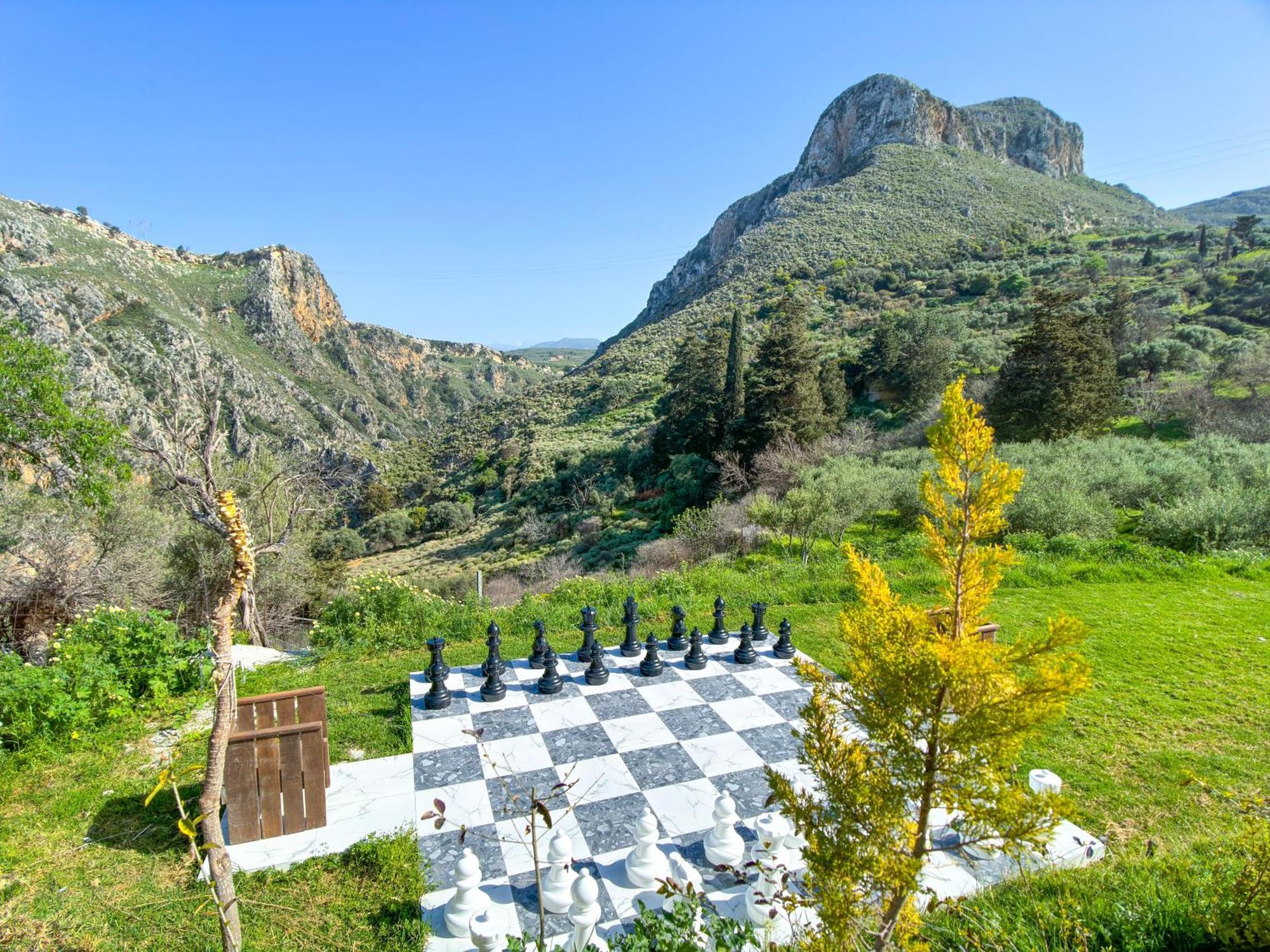 Heated Private Ozone Salt Pool, Jacuzzi, Cinema Inside & Outside, Ping Pong, Billiard, Ps5, Playground, Giant Chess, Giant Monopoly, Table Football, 3X Surround Sound - Villa Rokka Luxe Kíssamos Zewnętrze zdjęcie