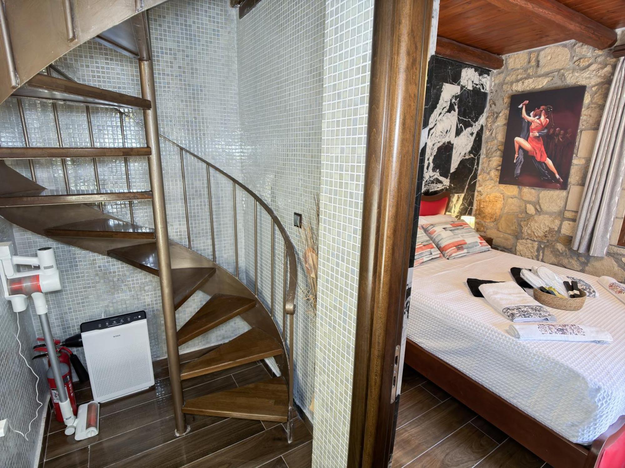 Heated Private Ozone Salt Pool, Jacuzzi, Cinema Inside & Outside, Ping Pong, Billiard, Ps5, Playground, Giant Chess, Giant Monopoly, Table Football, 3X Surround Sound - Villa Rokka Luxe Kíssamos Zewnętrze zdjęcie