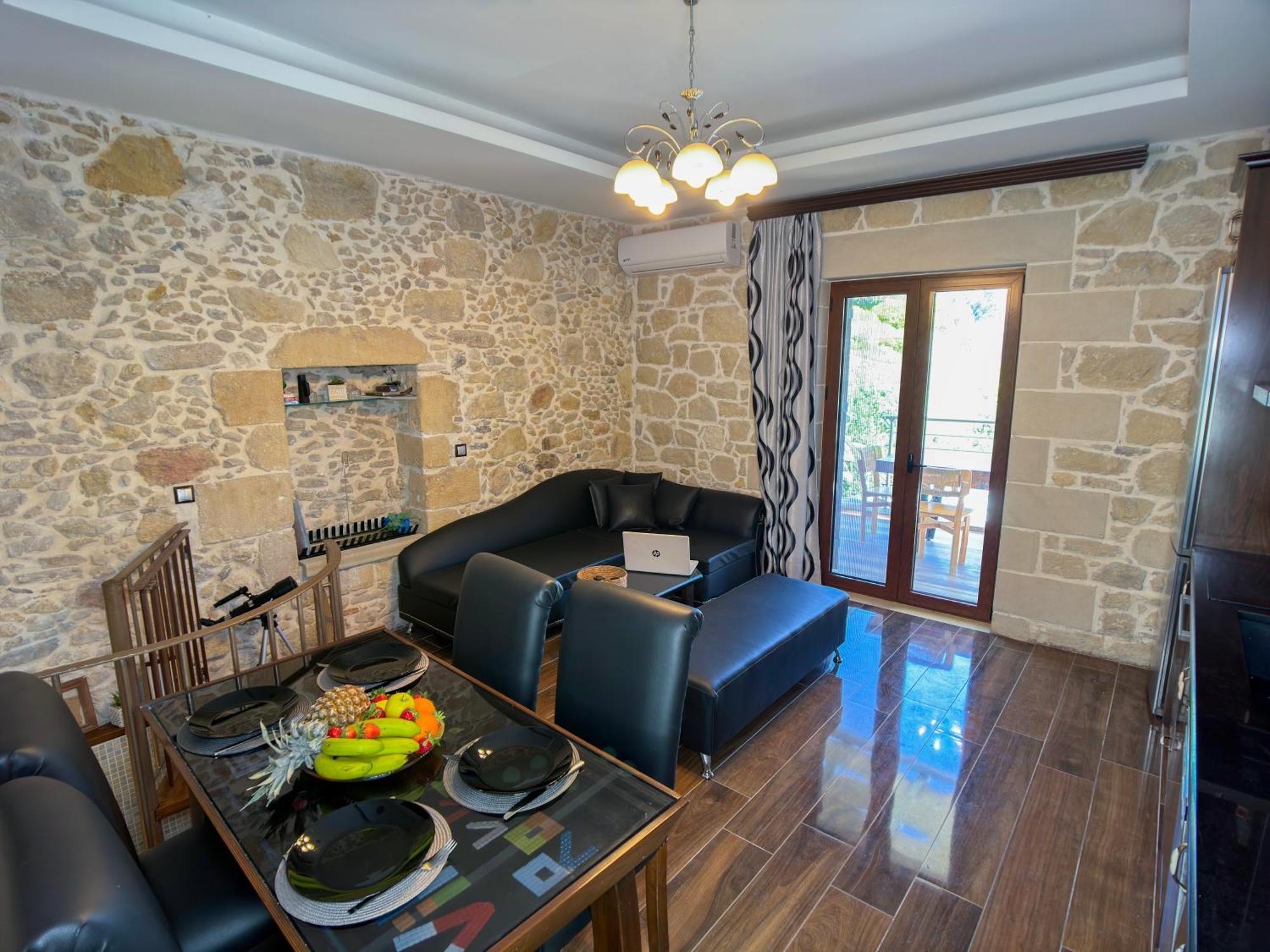 Heated Private Ozone Salt Pool, Jacuzzi, Cinema Inside & Outside, Ping Pong, Billiard, Ps5, Playground, Giant Chess, Giant Monopoly, Table Football, 3X Surround Sound - Villa Rokka Luxe Kíssamos Zewnętrze zdjęcie