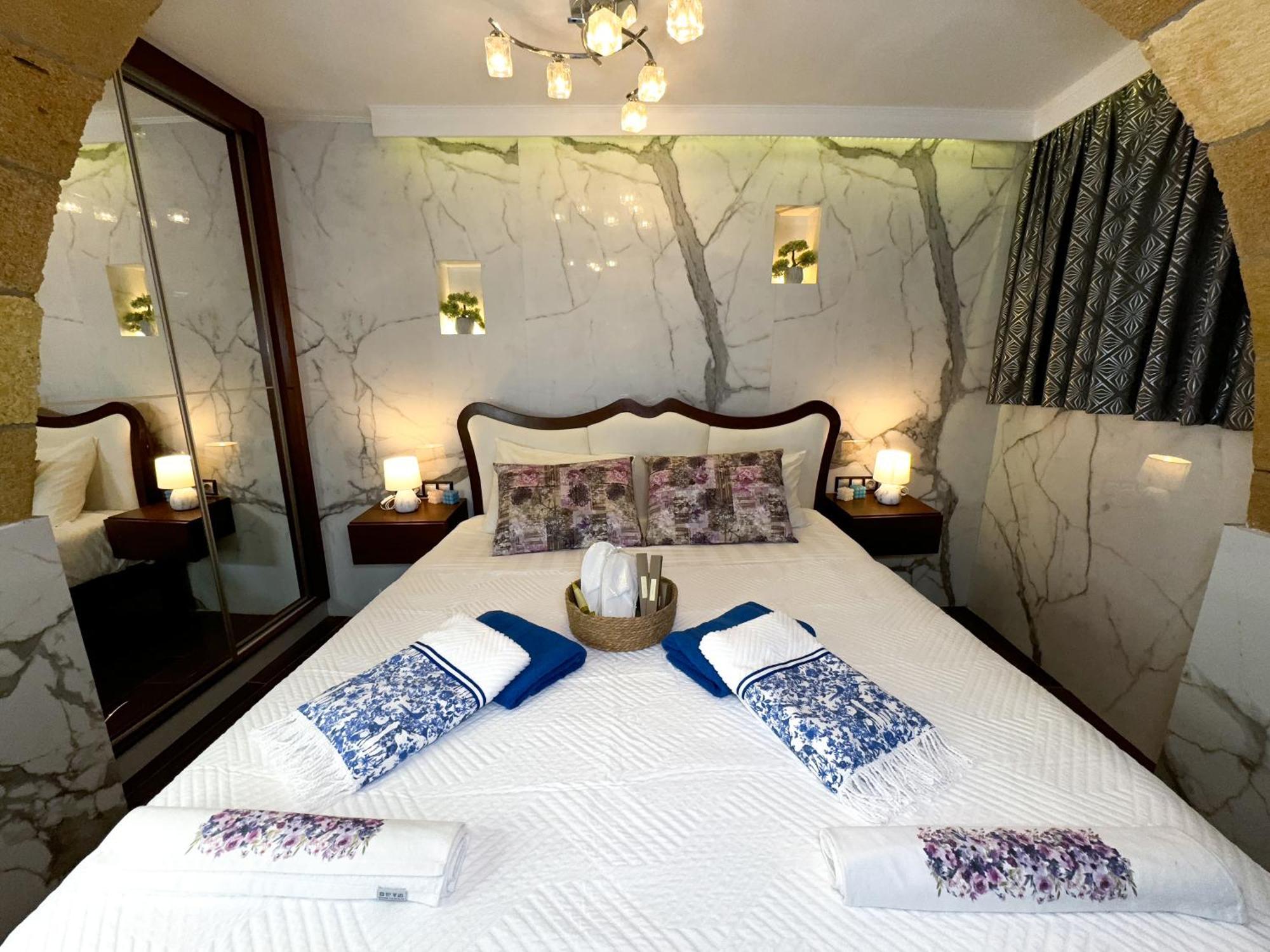 Heated Private Ozone Salt Pool, Jacuzzi, Cinema Inside & Outside, Ping Pong, Billiard, Ps5, Playground, Giant Chess, Giant Monopoly, Table Football, 3X Surround Sound - Villa Rokka Luxe Kíssamos Zewnętrze zdjęcie