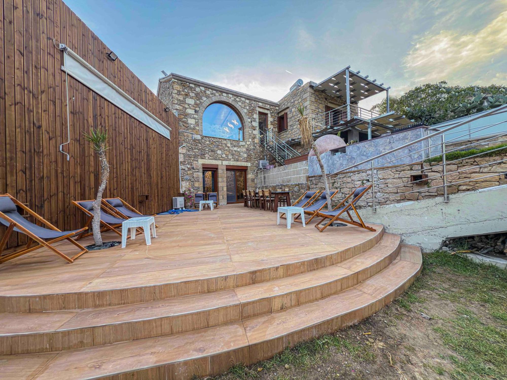 Heated Private Ozone Salt Pool, Jacuzzi, Cinema Inside & Outside, Ping Pong, Billiard, Ps5, Playground, Giant Chess, Giant Monopoly, Table Football, 3X Surround Sound - Villa Rokka Luxe Kíssamos Zewnętrze zdjęcie