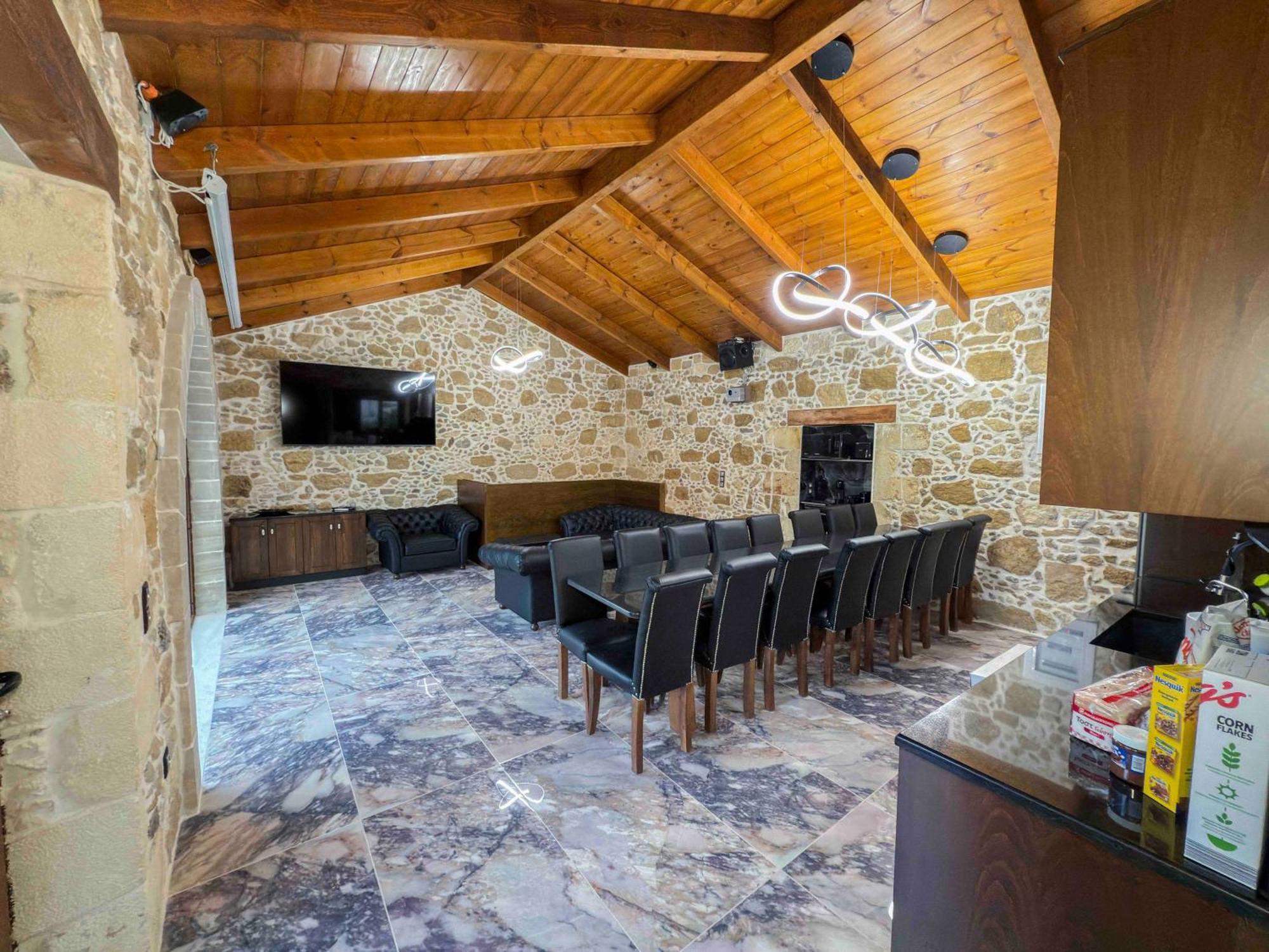 Heated Private Ozone Salt Pool, Jacuzzi, Cinema Inside & Outside, Ping Pong, Billiard, Ps5, Playground, Giant Chess, Giant Monopoly, Table Football, 3X Surround Sound - Villa Rokka Luxe Kíssamos Zewnętrze zdjęcie